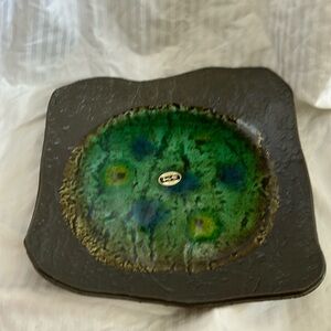 UTSUWA-NO-YAKATA.  CERAMIC HAND MADE SERVING PLATTER w/CHOPSTICKS.-NEW/IN BOX